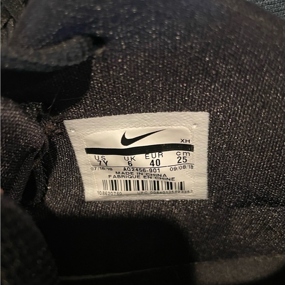 Nike Kyrie 5 mid youth size 7 black - Picture 7 of 7